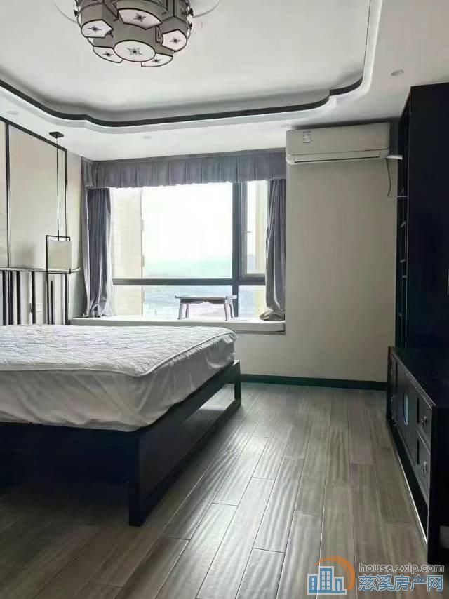  复地二期142平楼层佳东套精装158万