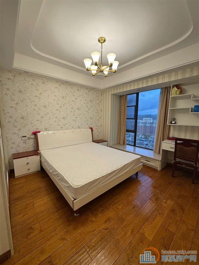 元亨雅园精装送车位 全天采光满两年