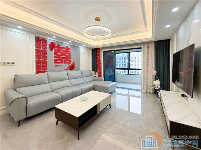 中交盛湖美庐 126平 275万