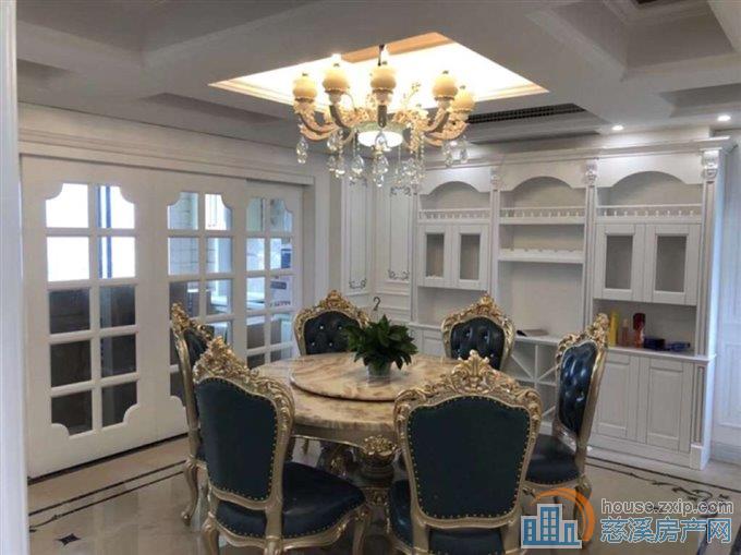 出租金色港湾小区12000元/月