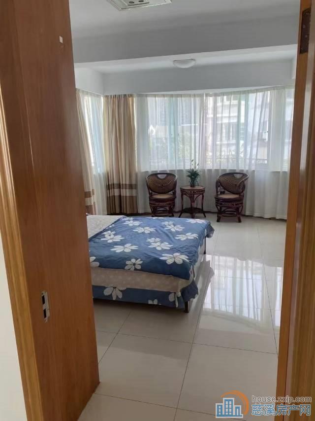 东兴苑2期3楼75平2室精装110万车位