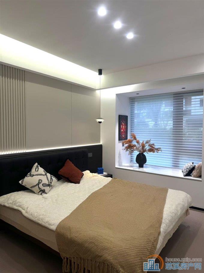 蔚蓝云图精装修70平方63万直接