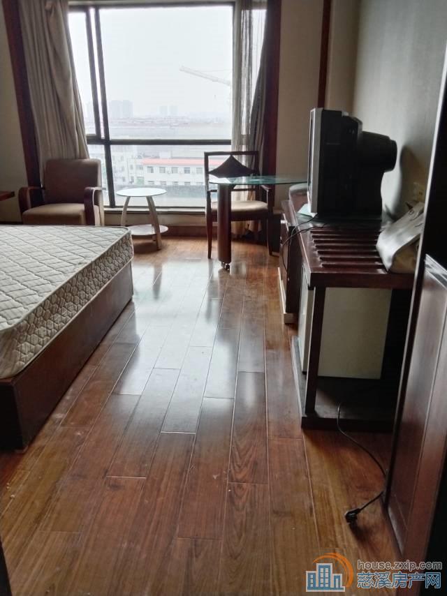 波斯曼多套，房子好700-1200元