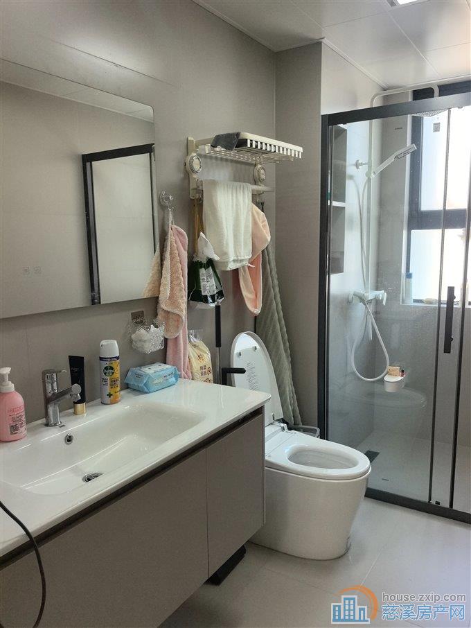 云锦苑 精装87平方95万包营业税