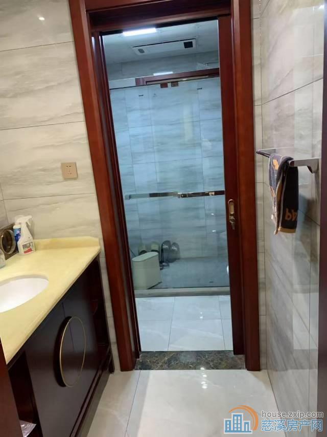 财富中心173平楼层佳豪装208万