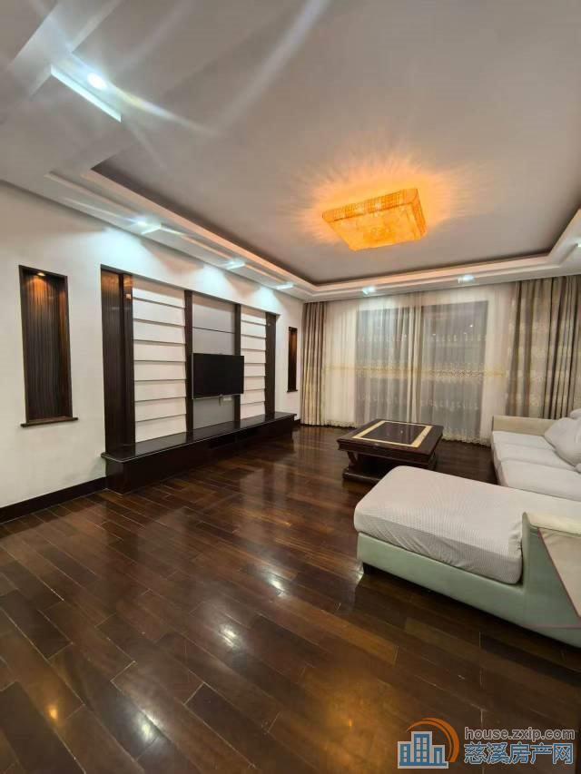 东方明珠恒温楼139平3室3000元带车位直