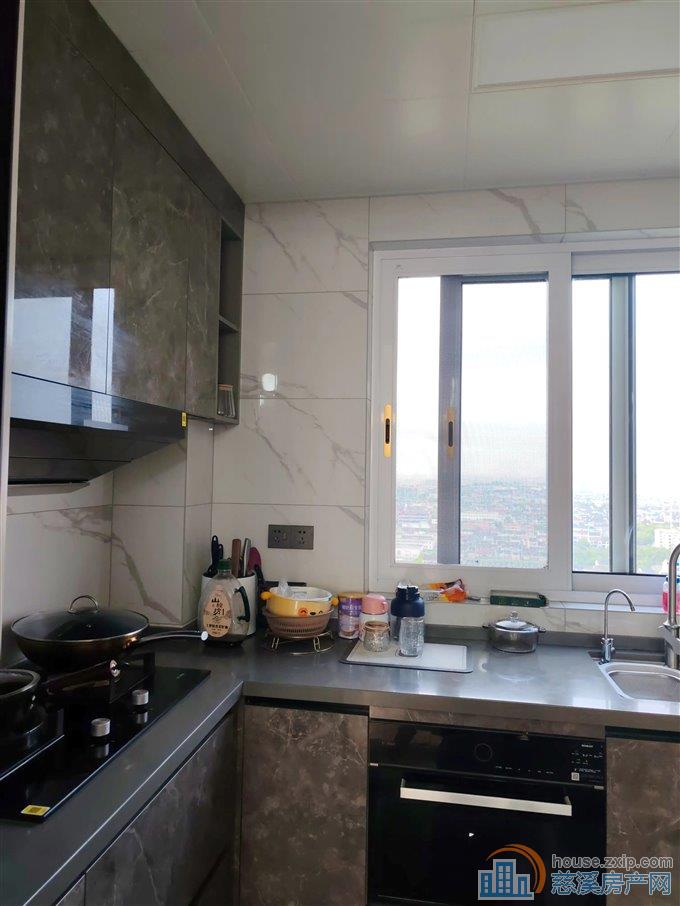 俯院江南北区126平165万精装好房