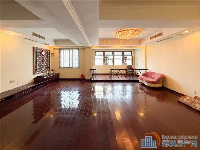 秀水华庭174平159.8万顶复送车位