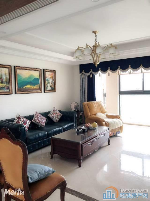 界牌新村好楼层三间朝南精装车位储藏间