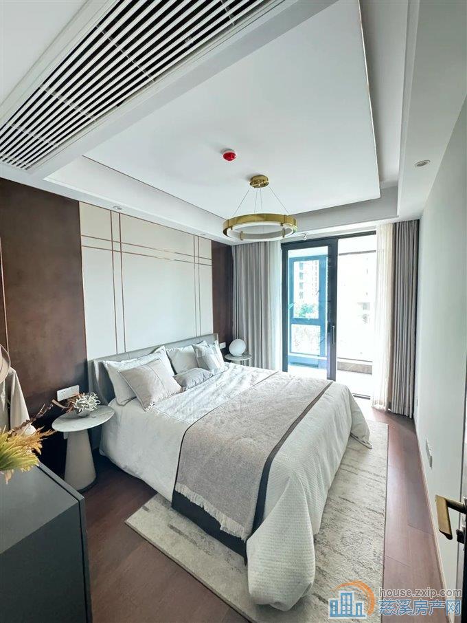 出售万固臻悦府141平265万