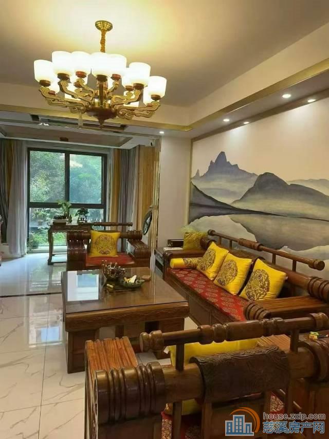 嘉景苑多层1楼,132平 168万的