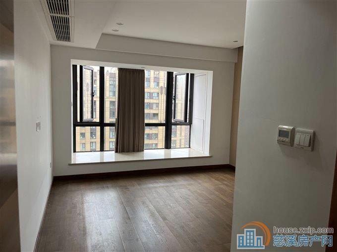 金地鸿悦花苑精装修148平方228万直接