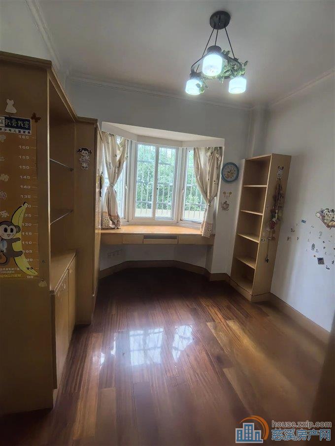 彩虹家园 简装 步梯房 中间