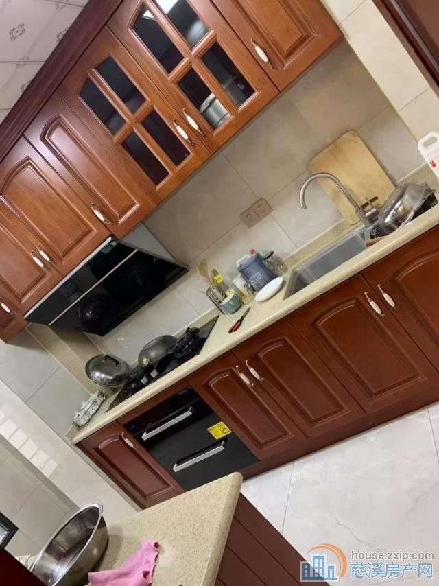 财富中心173平楼层佳豪装208万