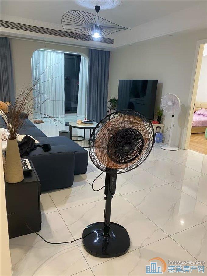 特价:天铂佳苑 🏡洋房中间楼层东边套