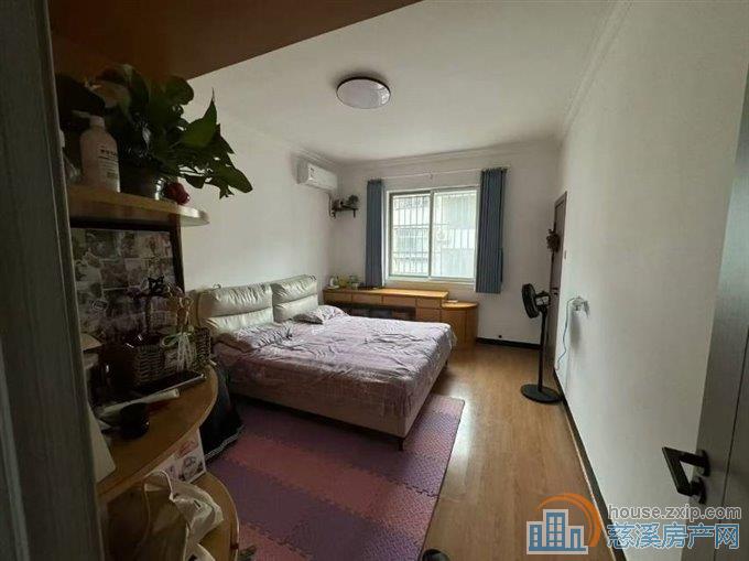 金山西区直地三楼边套76平精装69.8万