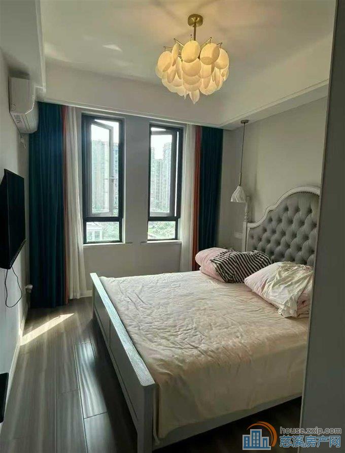 新潮塘精装60平车位一间