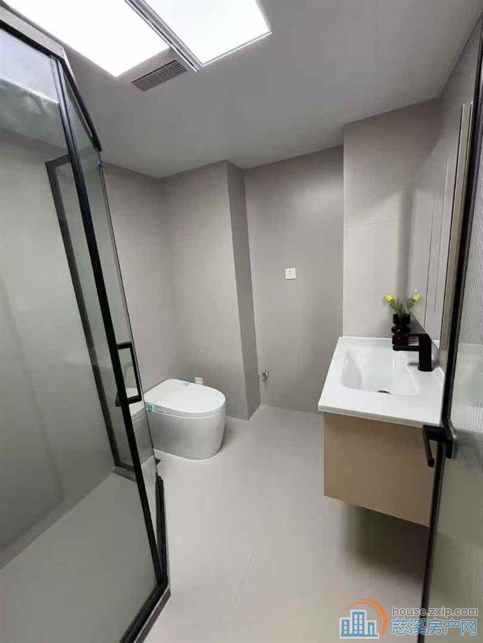 丽晶大厦全新精装未住过64平好楼层