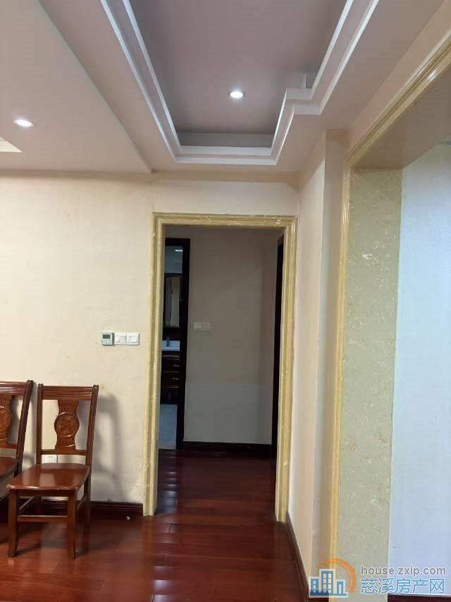 金仕华庭100平精装一楼149万