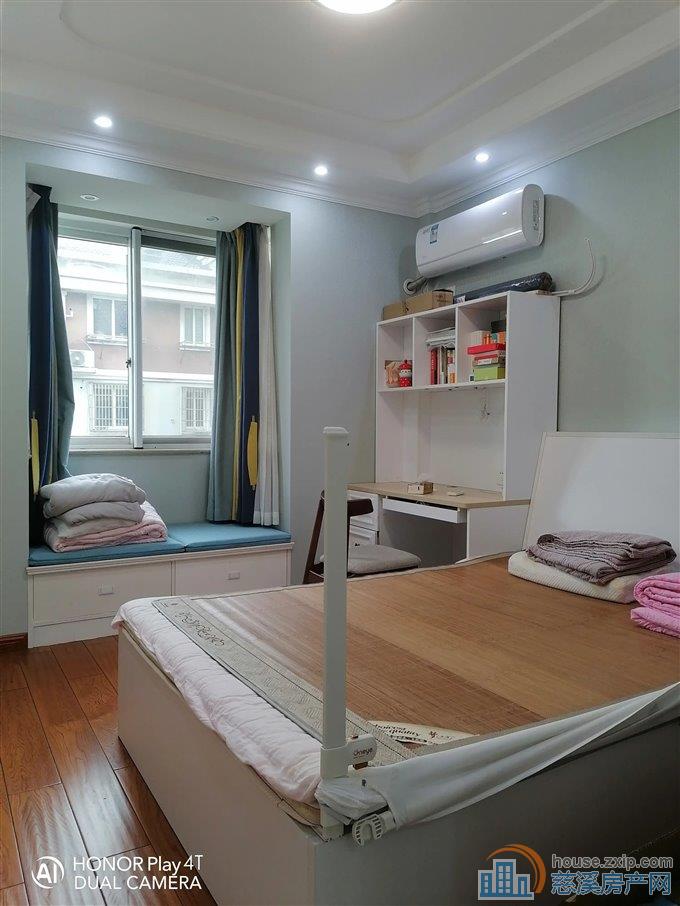 玲珑小区 精装95平方99万带车库