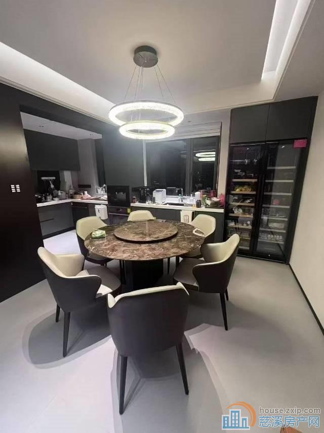 江岸臻园面积197平楼层佳368万