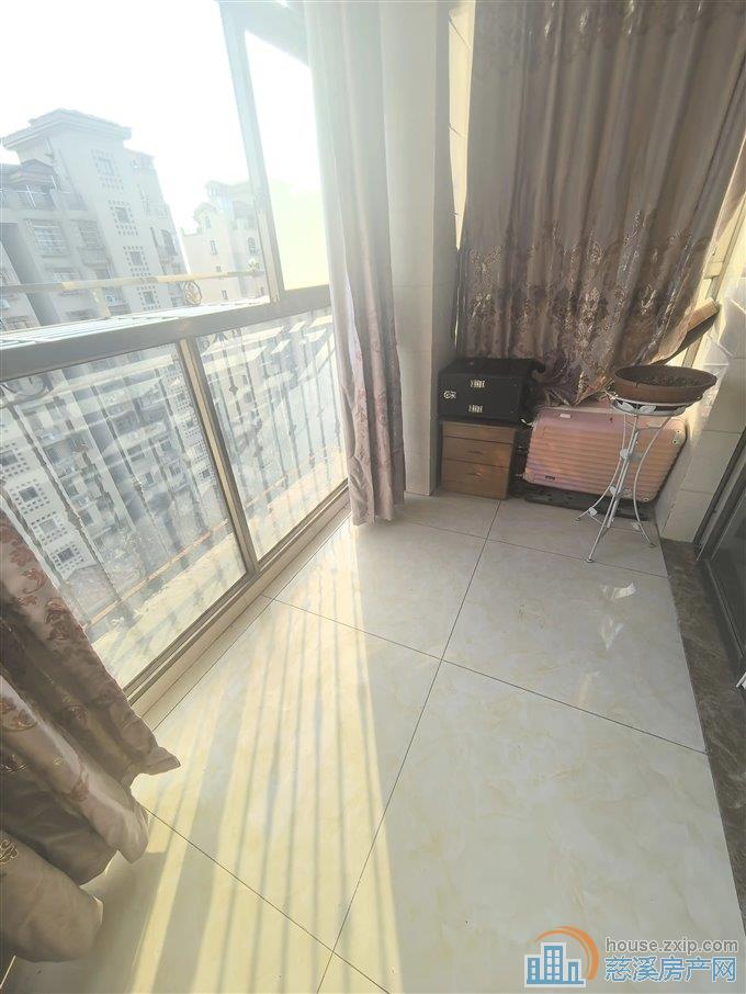 出租星光家园二期2500元/月