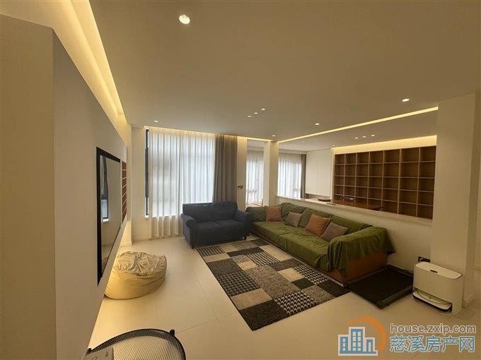 中梁泊景庭上叠316万送车位杂物间