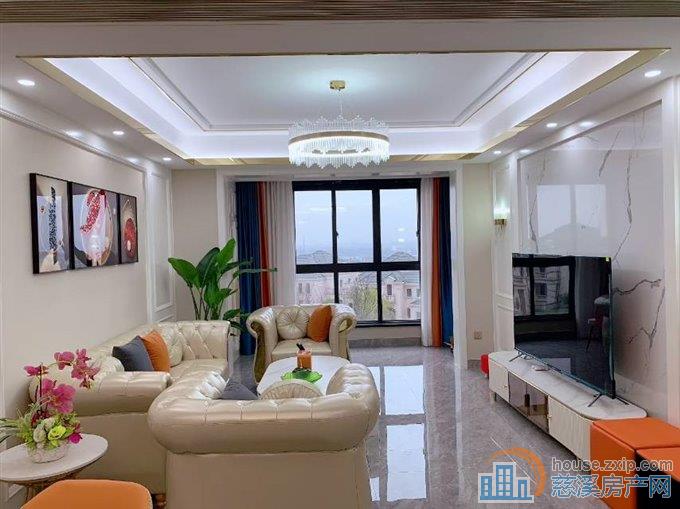 峙山庄园128平三室两厅两卫全新精装