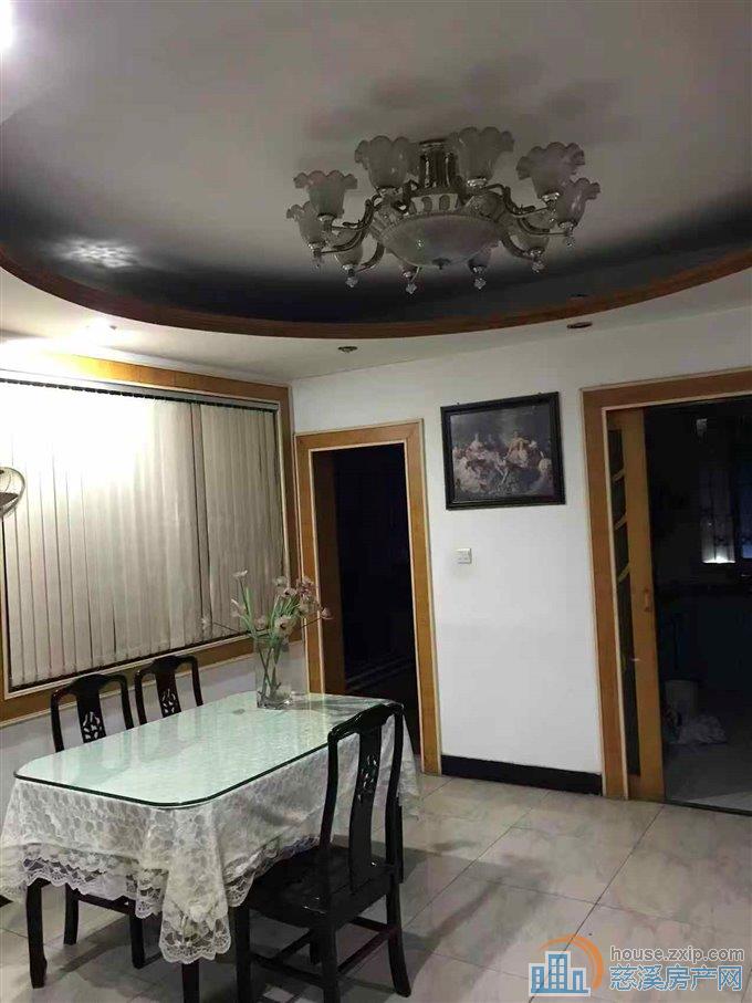 实验公寓109平低楼层精装三室120万