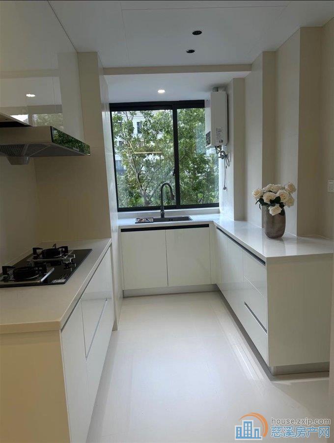 蔚蓝云图精装修70平方63万直接