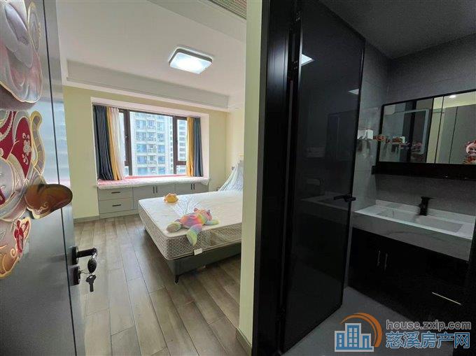 中海湖心半岛101平精装修180w黄金层