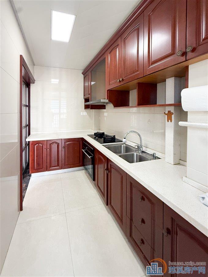 鸣北小区146平155万精装修送车位