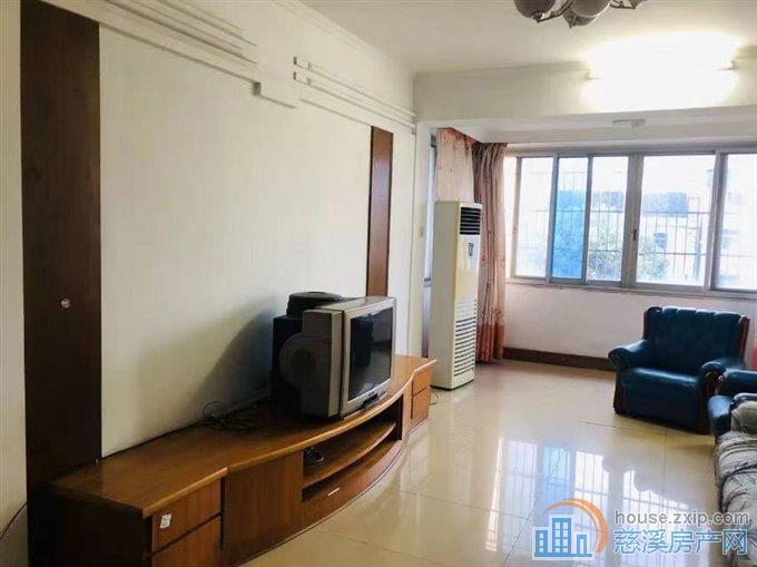 新城中心 三室 1700元