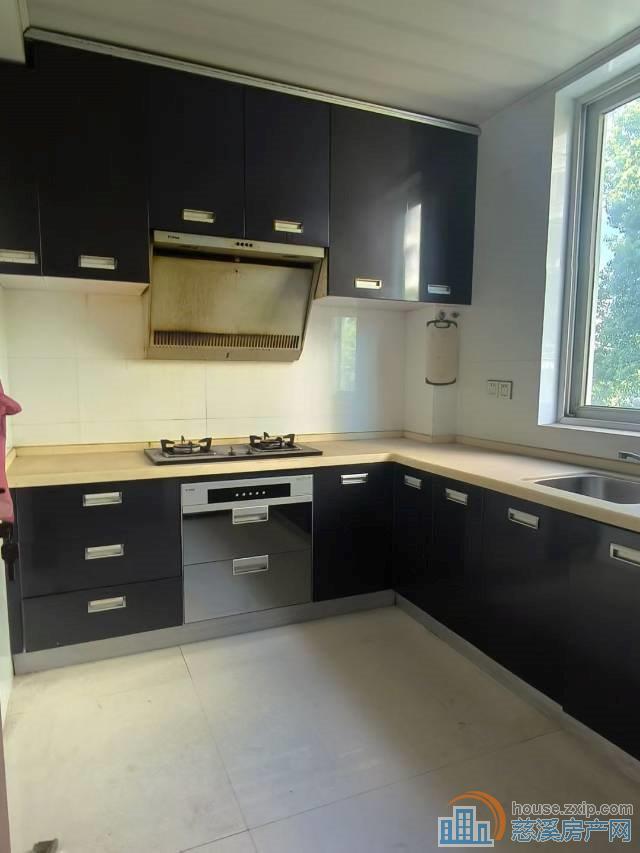 玲珑小区2楼95平精装+朝南车库可读书