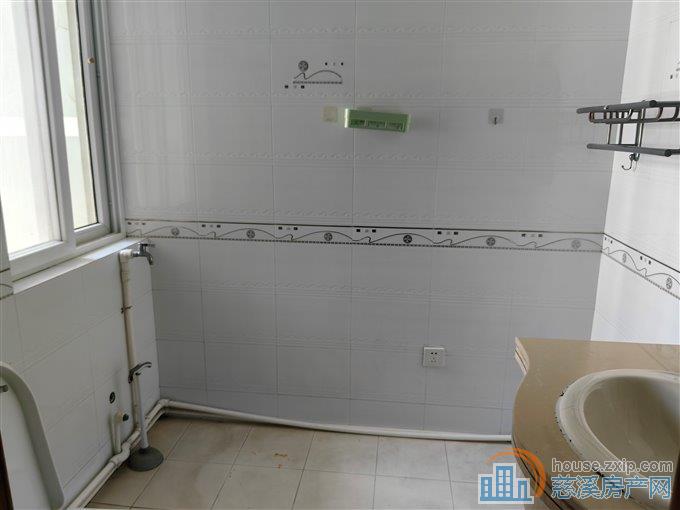 景观花苑185平精装三室二卫3000元