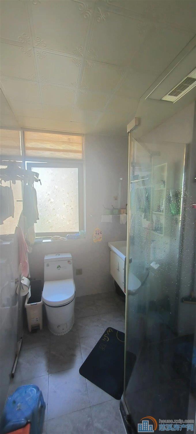 美莛花苑117平126万满五唯一带车位