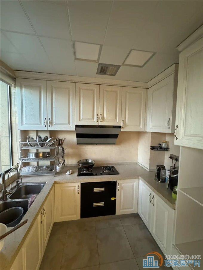 元亨雅园精装送车位 全天采光满两年