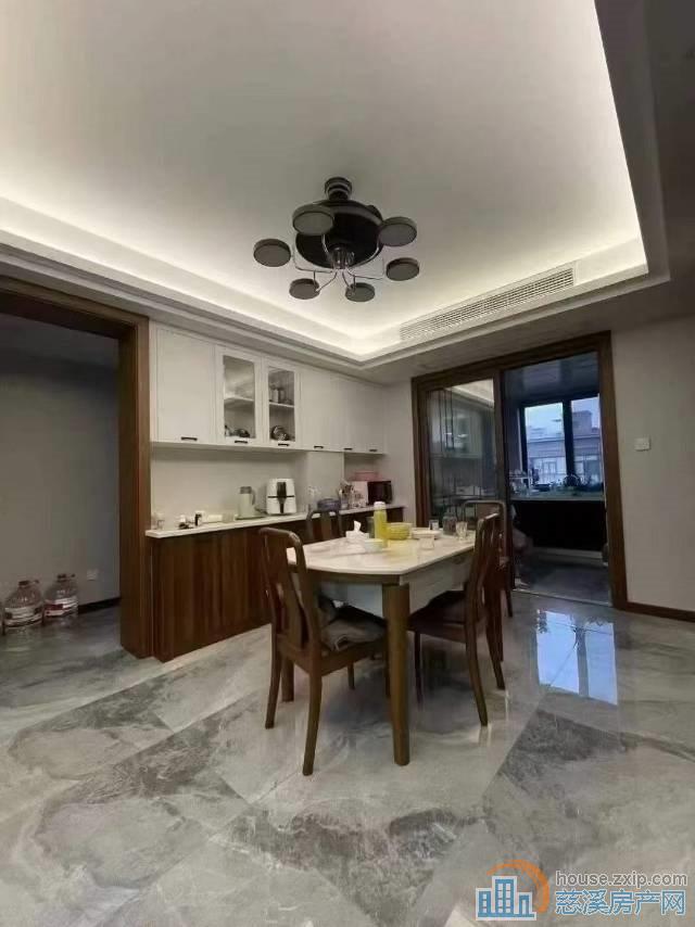 祥生望玥府洋房123平精装243万满2年