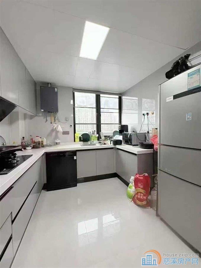 界牌142平方车位175万