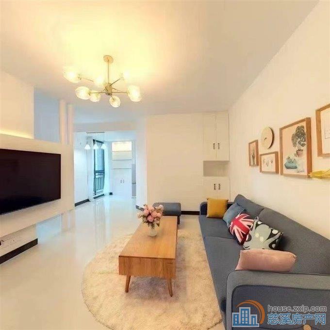 人和家园107平新装中间楼层2年112万