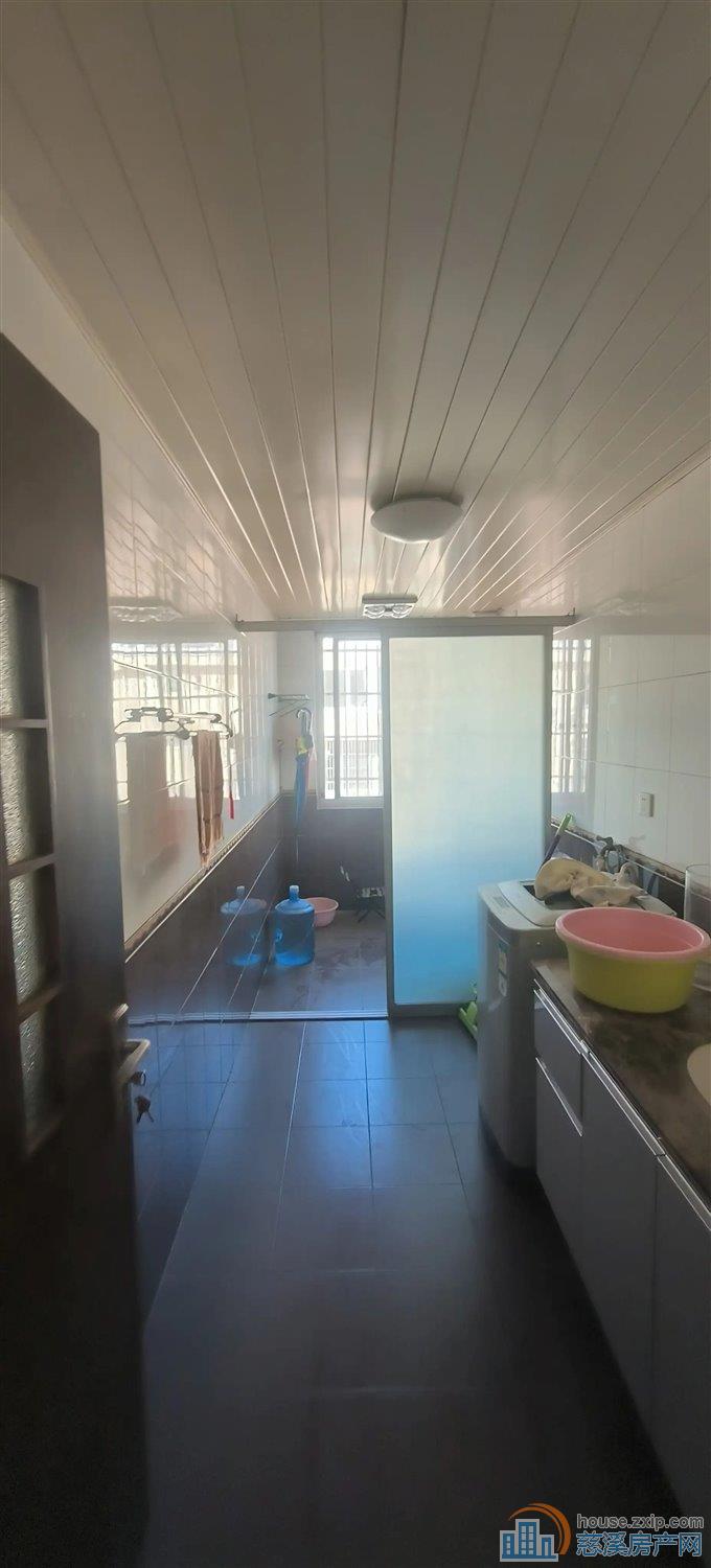 清泰公寓南区152平135万送车库