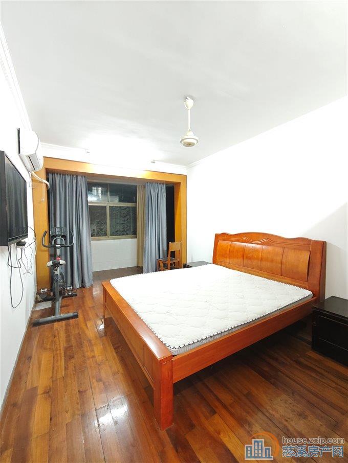 金山新村2楼两室精装修直接房源钥匙在