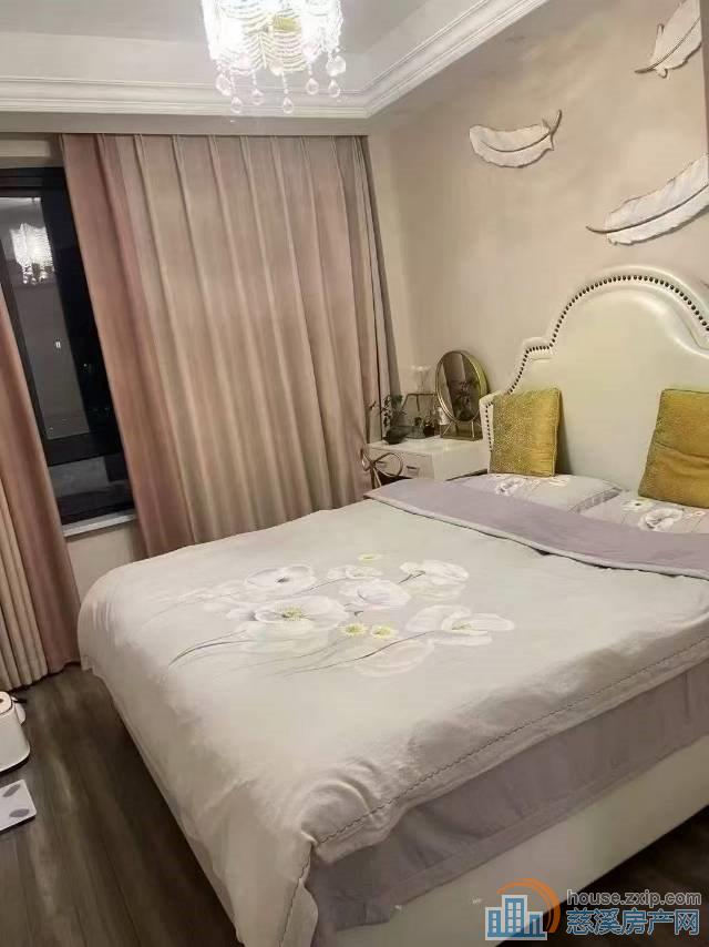 新潮塘63平豪装带地暖带车位下半年初三