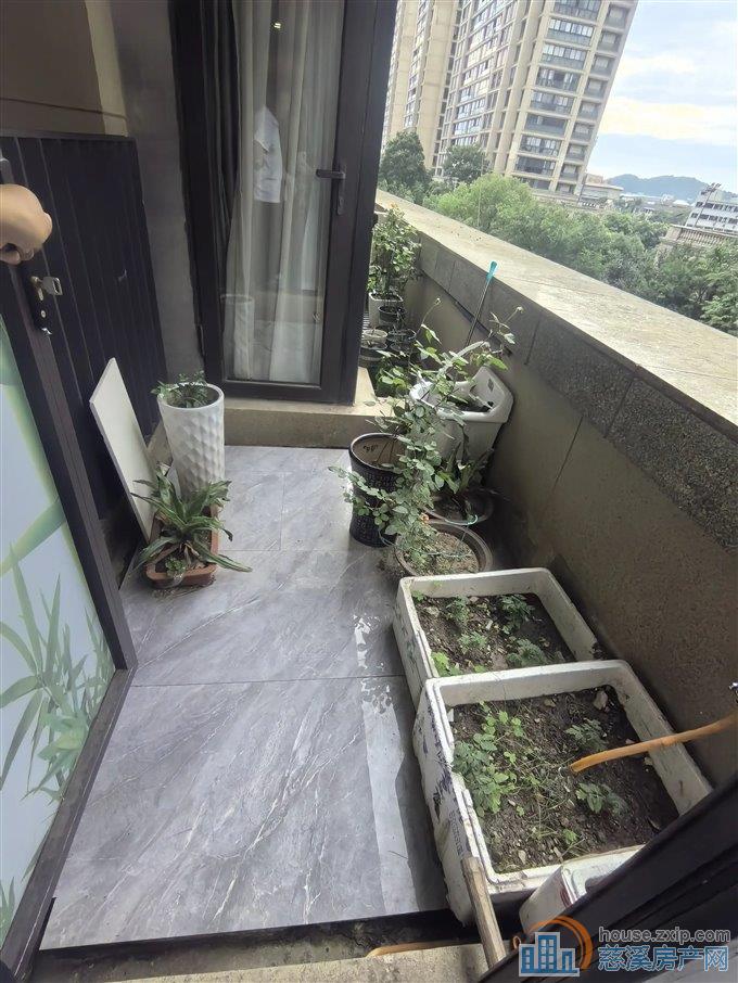 相士地南苑99平126万送车位精装修