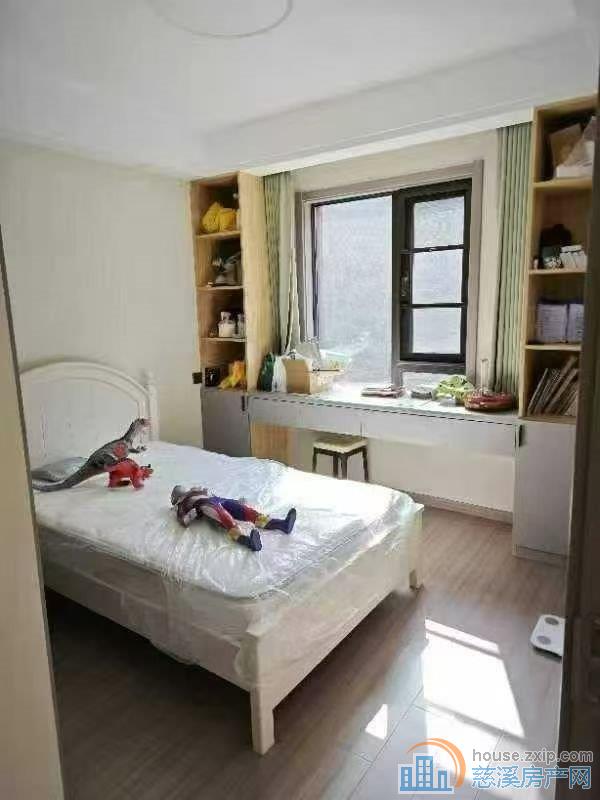 银杏小镇靠山中下层127平精装161万