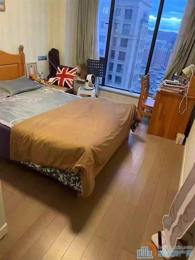 阳光城一期3室142万精装