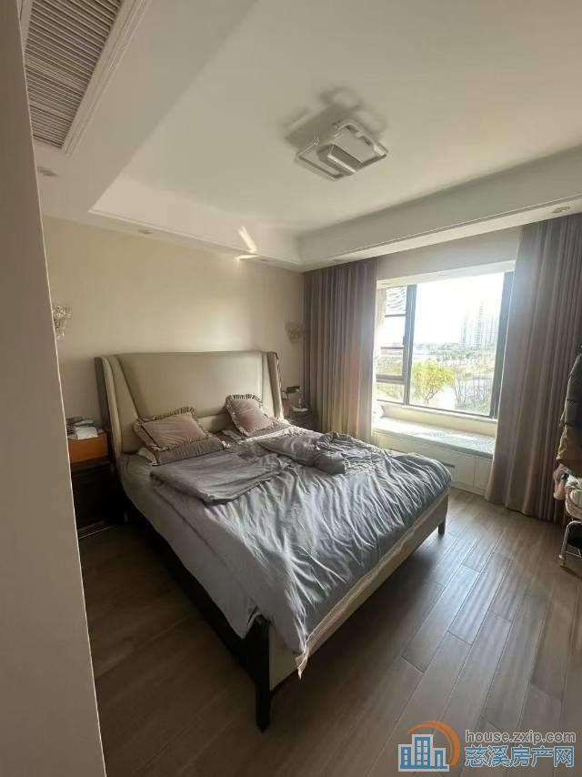 中海湖心半岛127平233.8万中间楼层