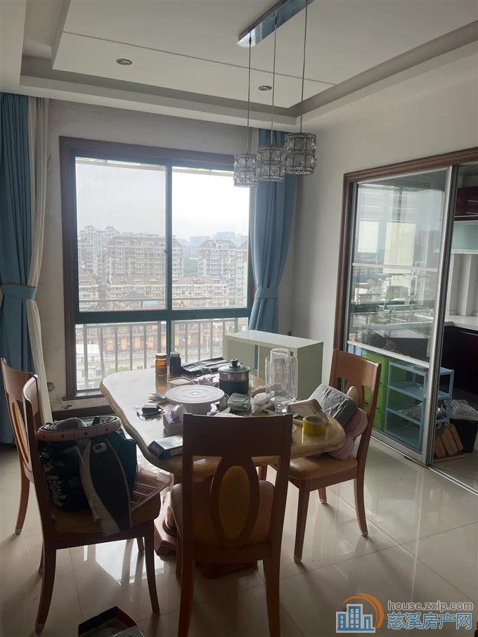 出售实验公寓166平178万