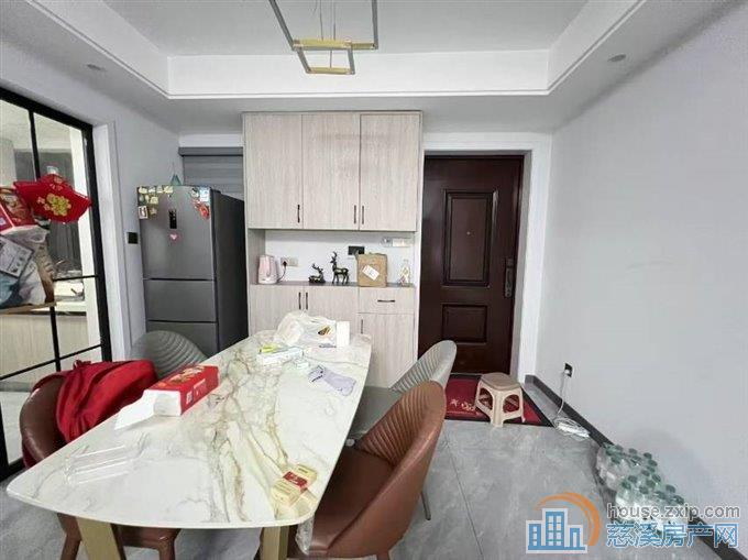 天铂佳苑高层115平精装车位129.8万