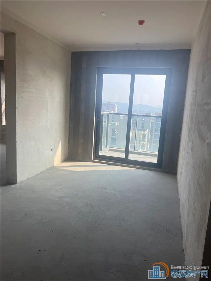 江岸臻园140平4室两厅南北通透仅142